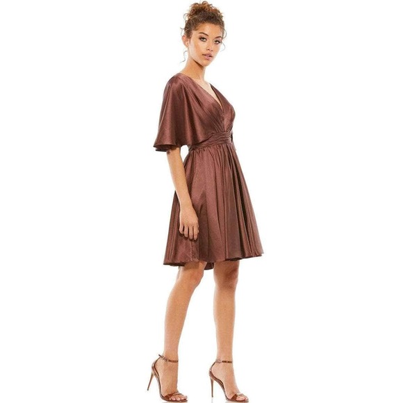 Mac Duggal Dresses & Skirts - Mac Duggal Chocolate Brown Satin Flowy Cape Sleeve Mini Dress Size 6